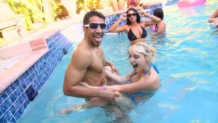 Танцующий медведь 25 | Dancing Bear 25 - полный порно фильм