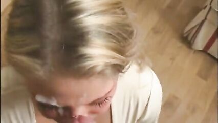 Лицо блондинки в сперме
