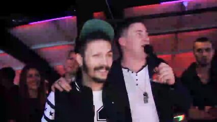 В ночном клубе Воронежа студентка за деньги выпила стакан спермы