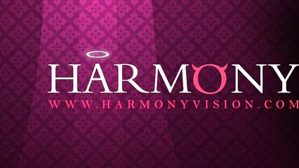 Двойное проникновение со жгучей брюнеткой