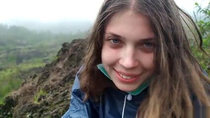 Минет с проглотом спермы в исполнении русской красотки на вершине горы