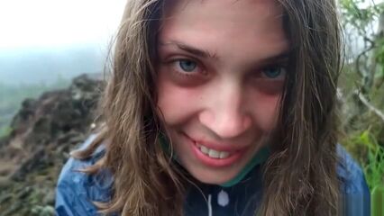 Минет с проглотом спермы в исполнении русской красотки на вершине горы