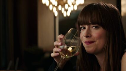 На пятьдесят оттенков темнее (Расширенная версия)