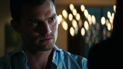 На пятьдесят оттенков темнее (Расширенная версия)