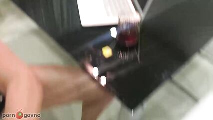 Качок снял двух молодых красивых лесбиянок