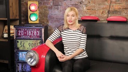 Порно звезды рассказывают как потеряли девственность