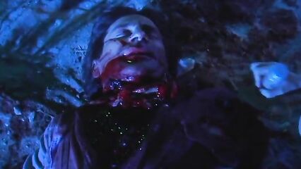 Оборотень в женской тюрьме - порно фильм ужасы с русским переводом