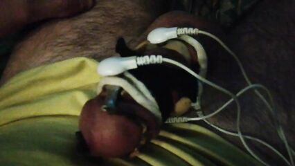 МЕГАОРГАЗМ мужской с помощью электро стимулятора