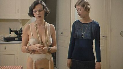 Тонкие стороны (Обучение баронессы) - порно фильм с переводом