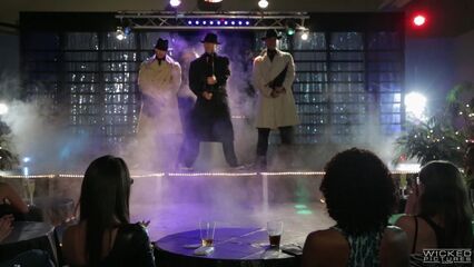 Волшебный Майк XXXL — порнофильм с русским переводом