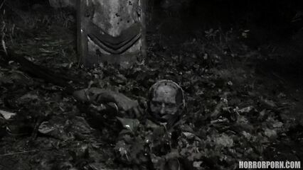 Ходячие Зомби | Walking zombies (порно ужасы)