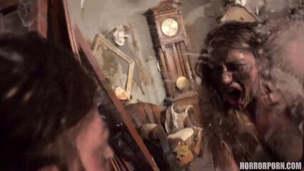 Порно ужасы: Проклятая красотка постарела за пару минут