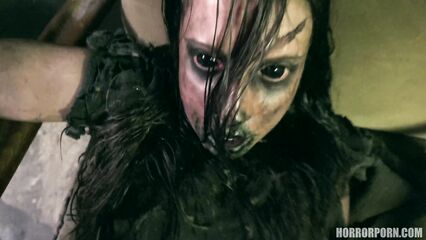 Порно ужасы: Зловещий проклятый мертвец в облике демона