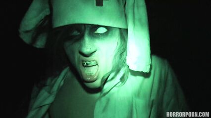 Порно ужасы: Больничные призраки в психбольнице