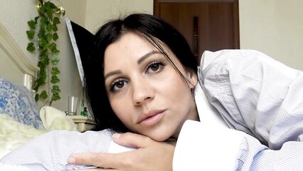 Русское порно от Кристины с монологом и мастурбацией