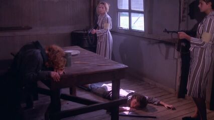 Лагерь СС №5: Женский ад (1977) эротический фильм [RUS]